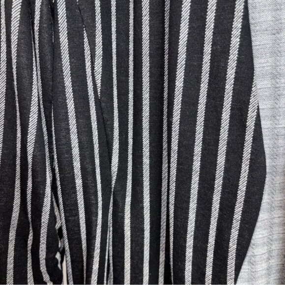 Tart Women’s XL Open Front Sweater Cardigan Monochrome Striped Knit Pockets - Picture 6 of 9